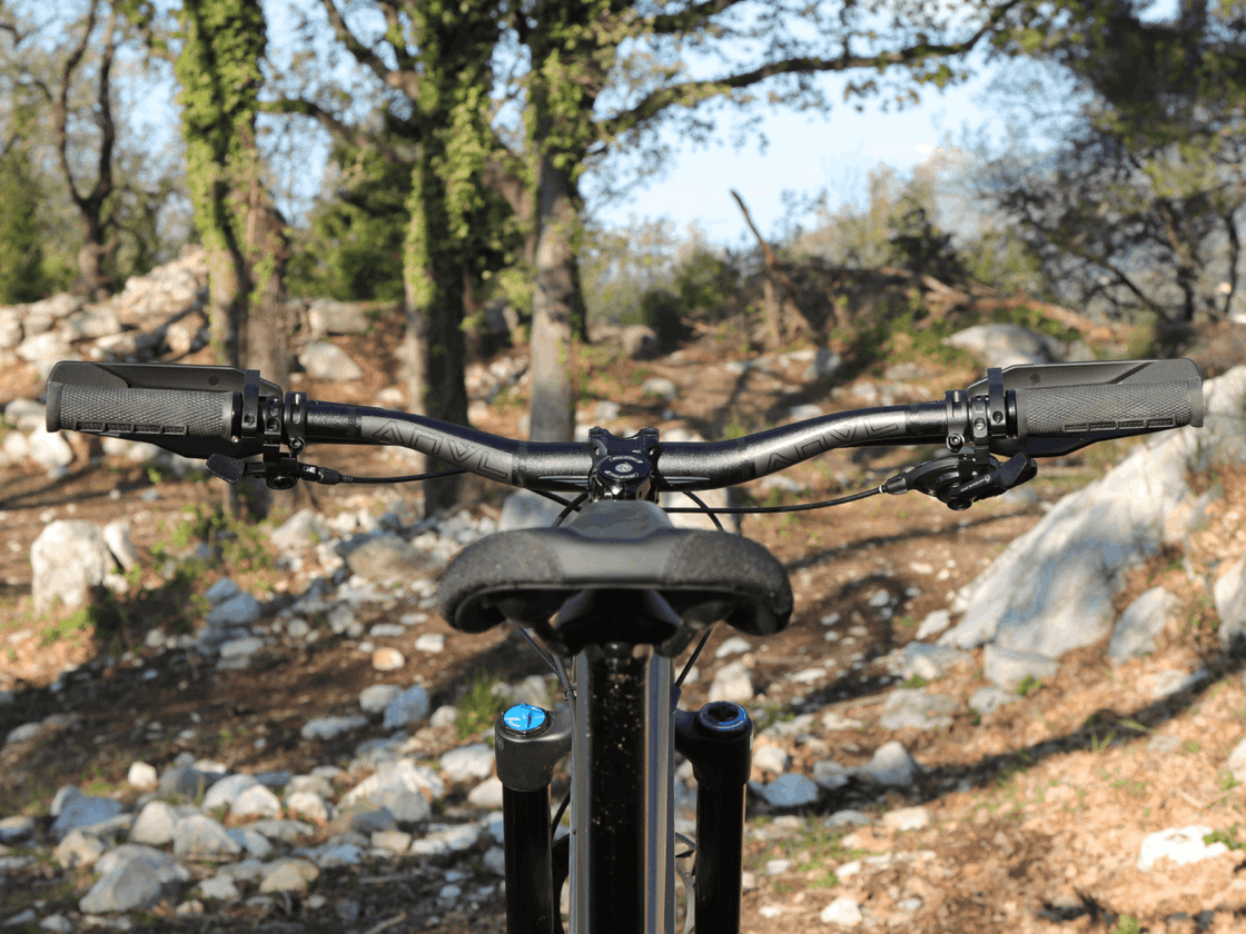 Sendhit Nock Handguards V2: Stabiler Fingerschutz für den Enduro Sendhit Nock Handguards V2: Stabiler Fingerschutz für den Enduro